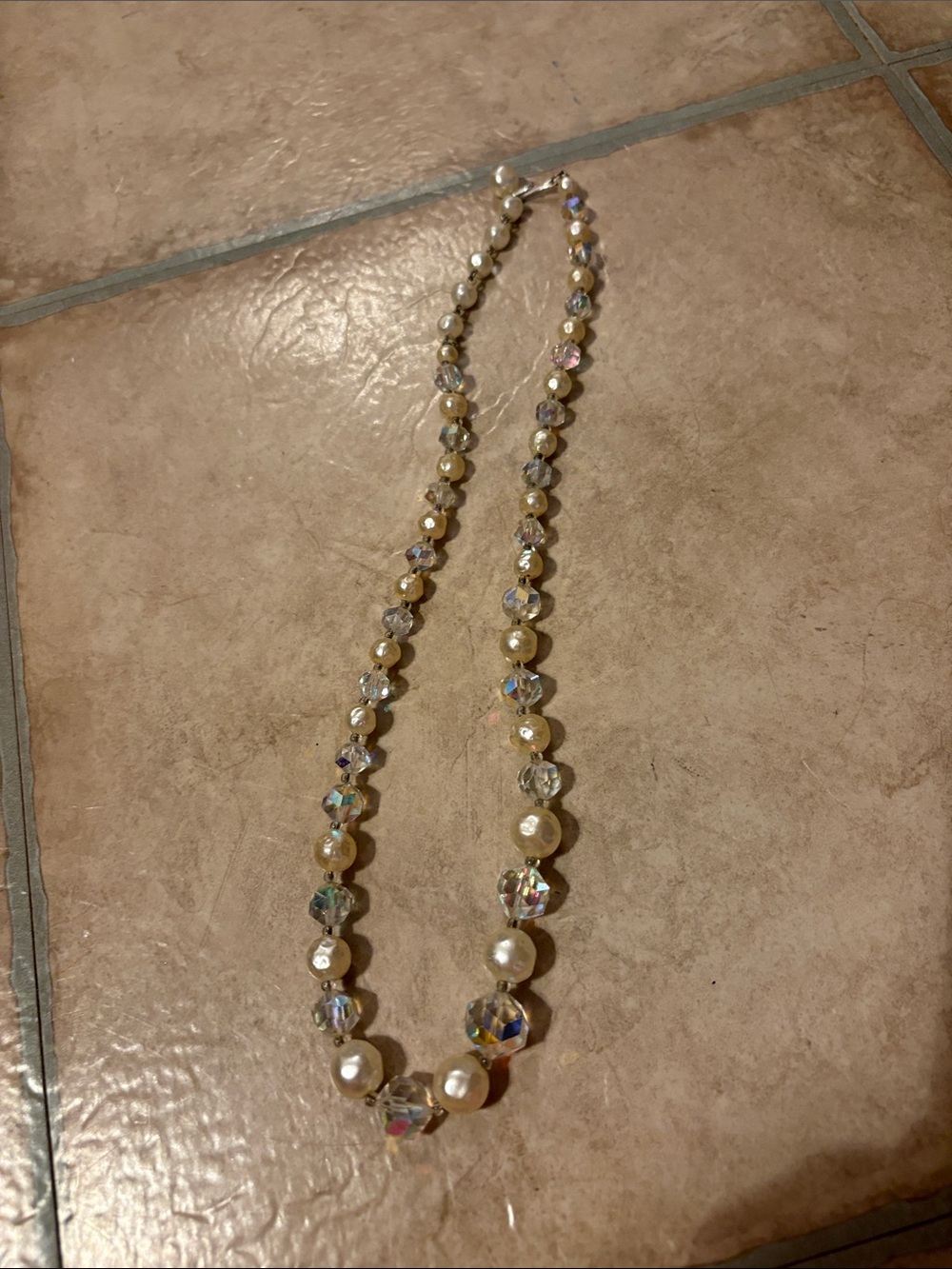 Elegant Pearl and Aurora Crystal Necklace - Ivory